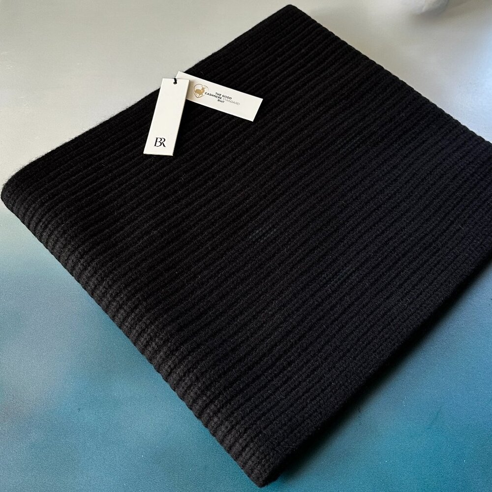 Banana Republic Curio Cashmere Scarf Unisex NEW Soft Knit Luxury Gift Wrap